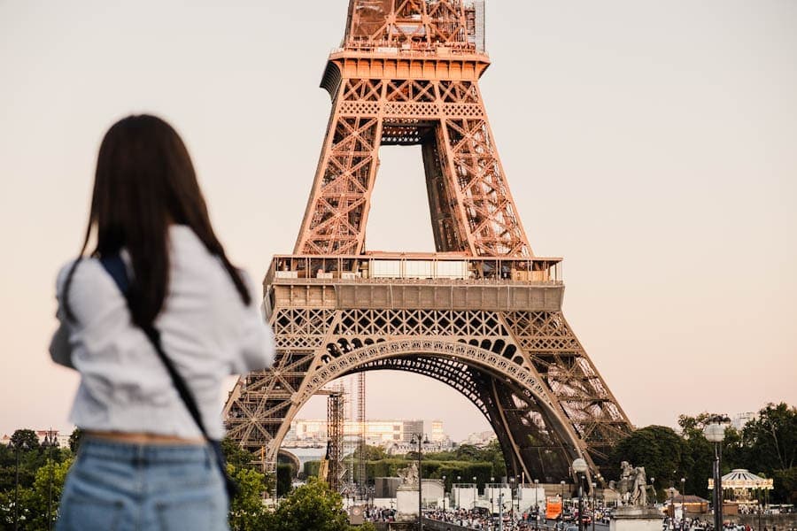 Mensen bij de Eiffeltoren